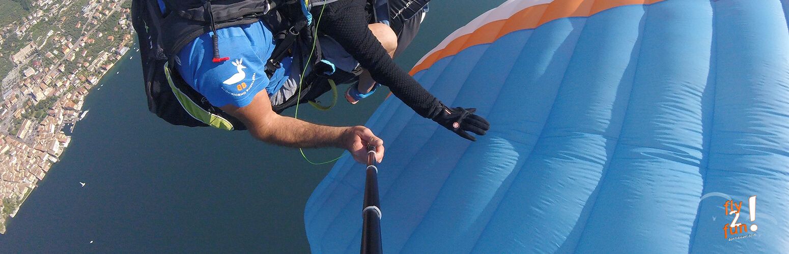 parapendio-biposto-sul-lago-di-Garda-con-piloti-professionisti-